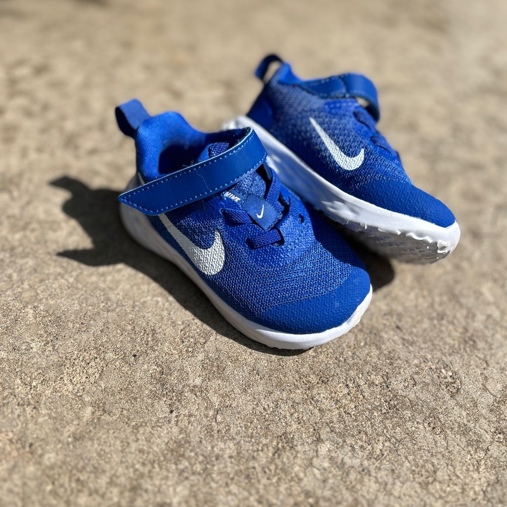 Brand new Nike toddler sneakers.Bought the wrong size and have no need for these